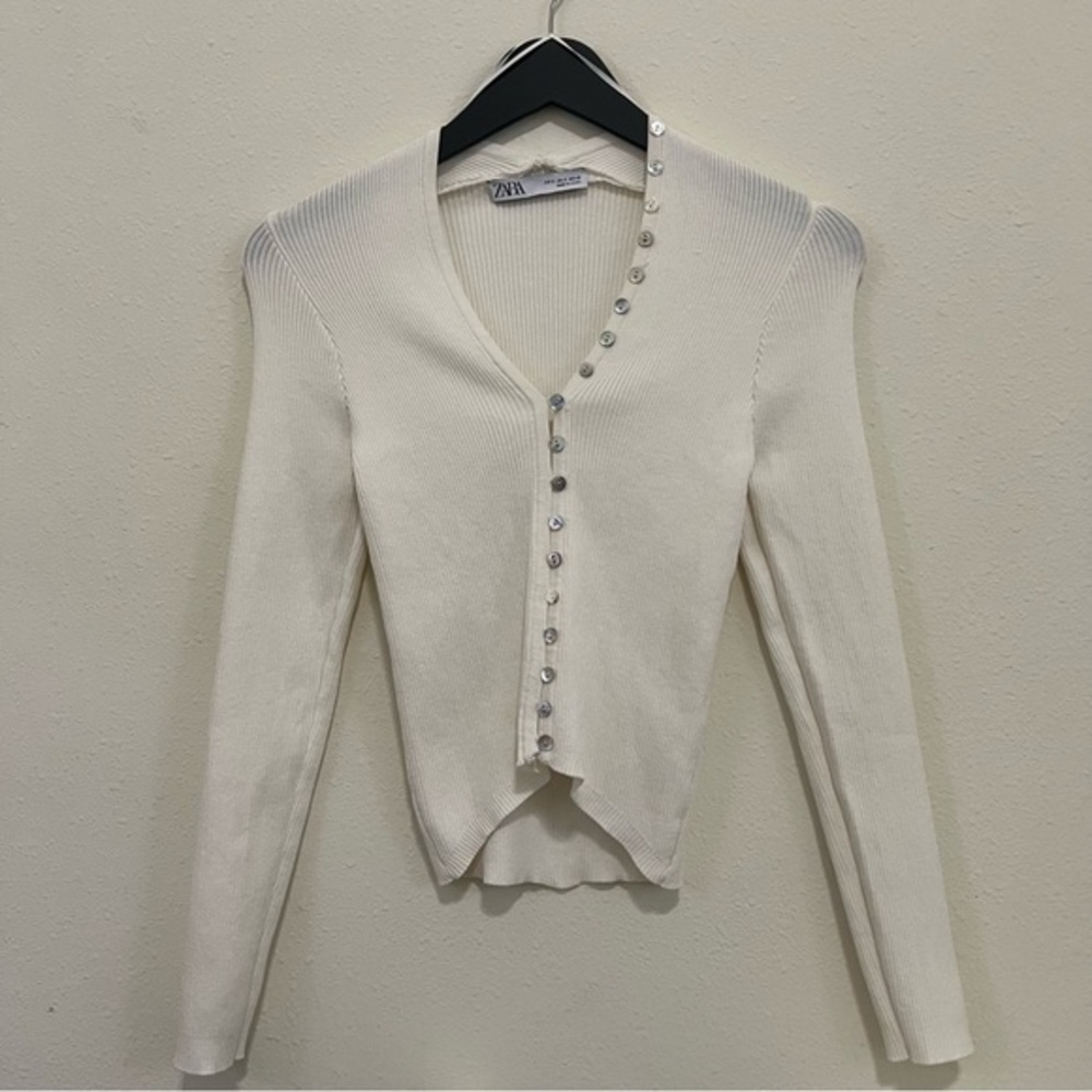 Zara Knit Button-Up Top - Picture 2 of 7